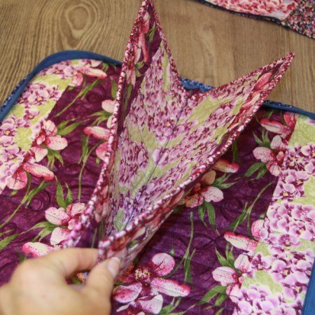 Lace making bag bobbin pocket